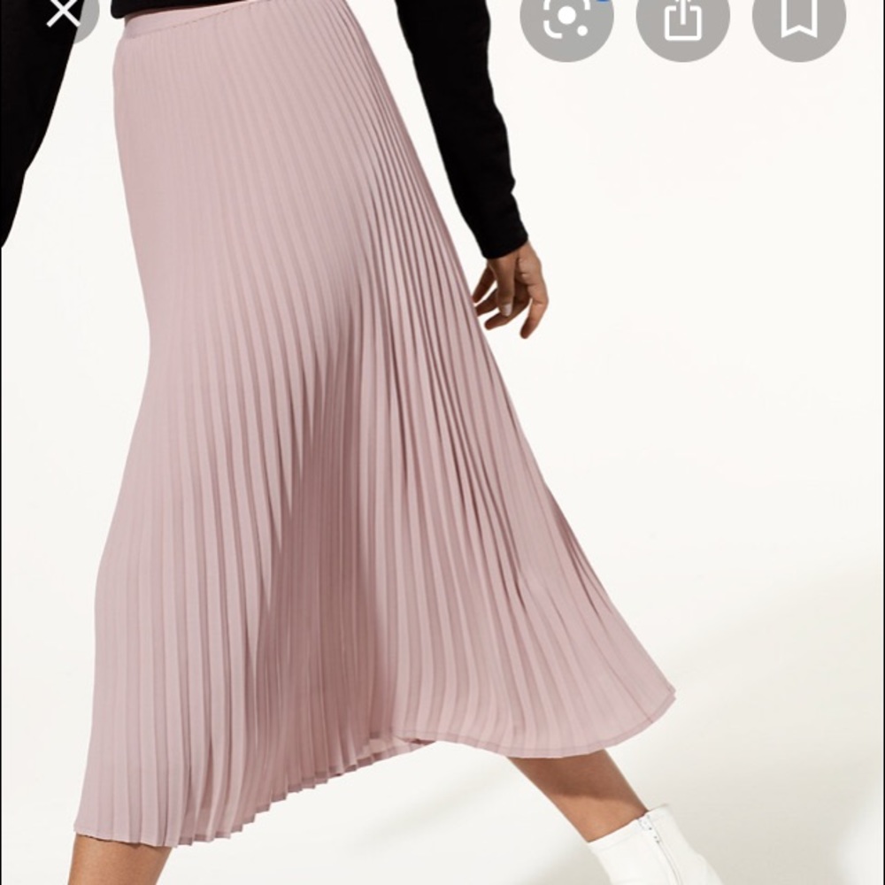 Aritzia Pleated Midi Skirt in Dusty Pink
